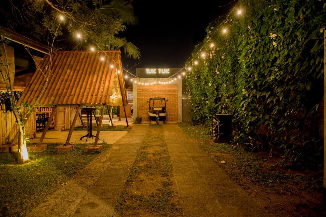 Tuk Tuk Boutique Hotel Negombo Extérieur photo